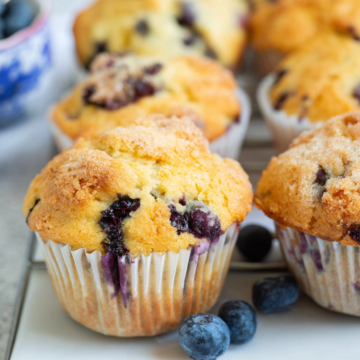 Bakery-Style Blueberry Muffins with Streusel Topping