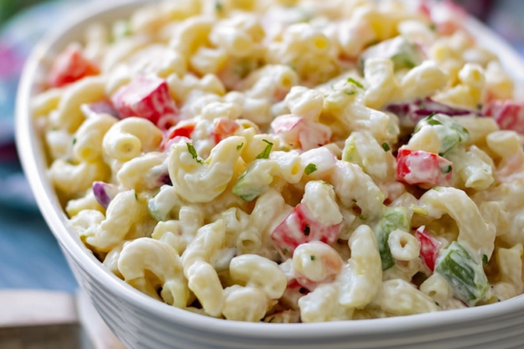 Classic Creamy Macaroni Salad